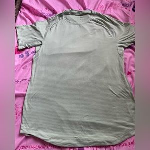 Lululemon T-shirt